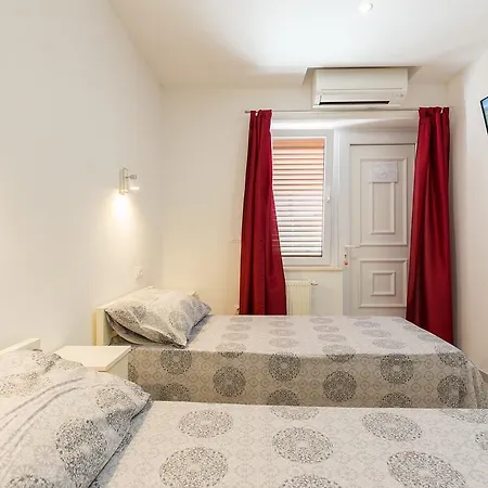 Konavle Zlatovisce Apartment *