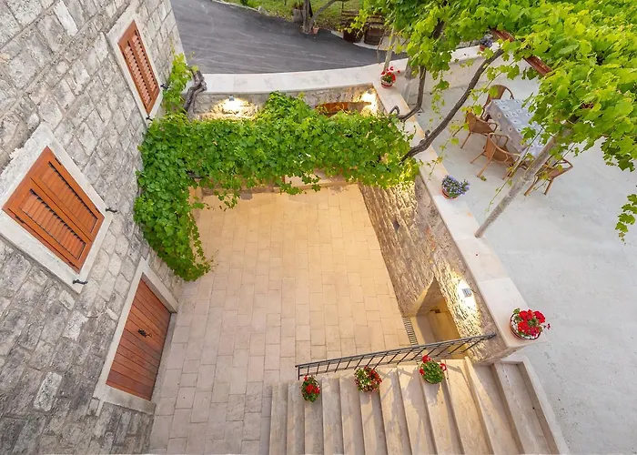 Konavle Zlatovisce 그루다