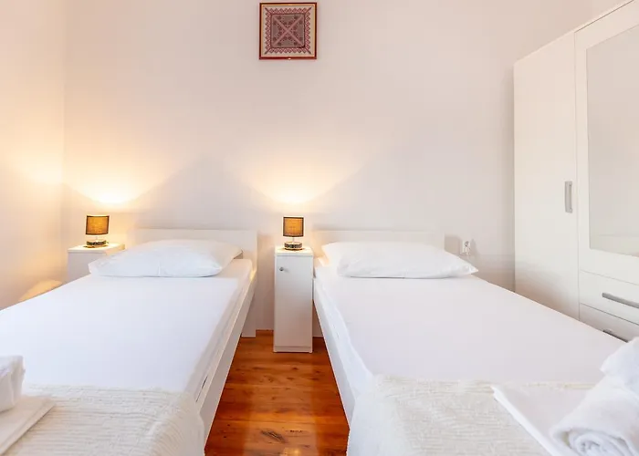 Konavle Zlatovisce 아파트 그루다