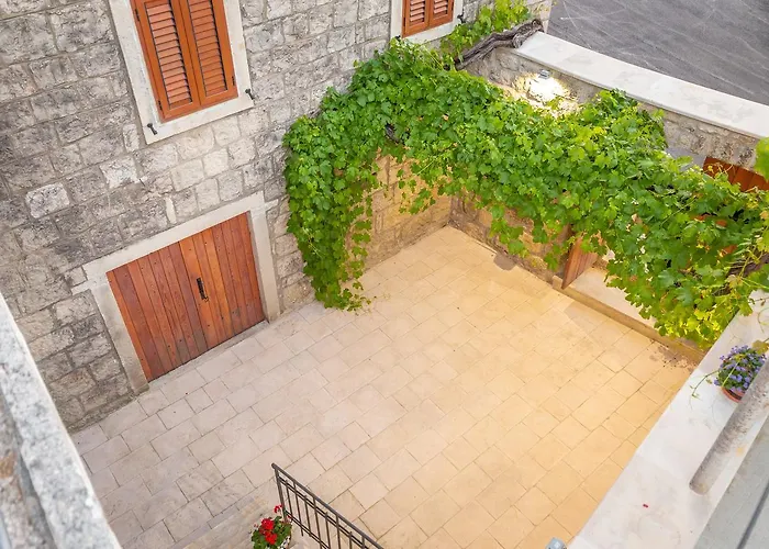 Konavle Zlatovisce 아파트 그루다